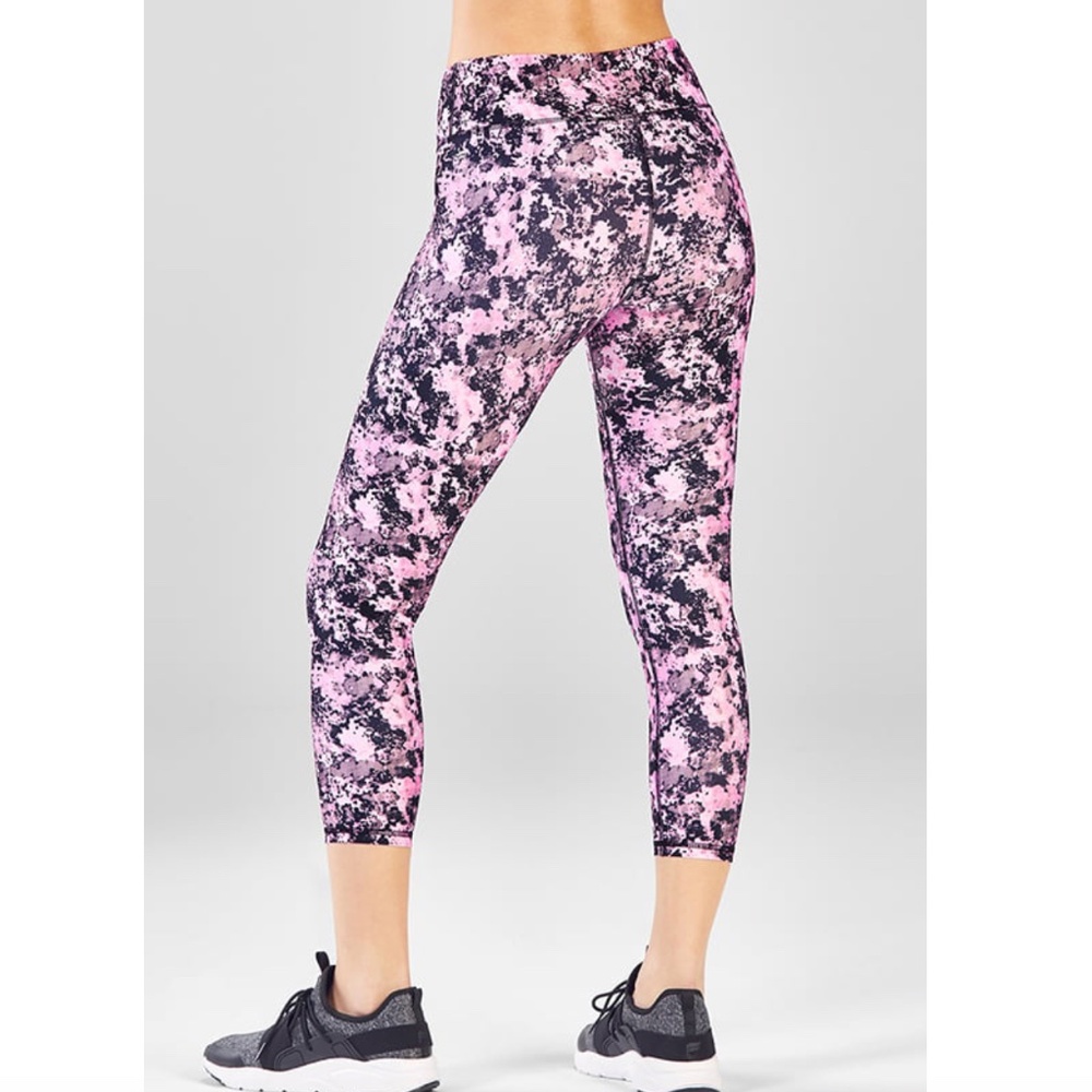 Fabletics Define Powerhold Mid-Rise Capri Leggings Size Large
